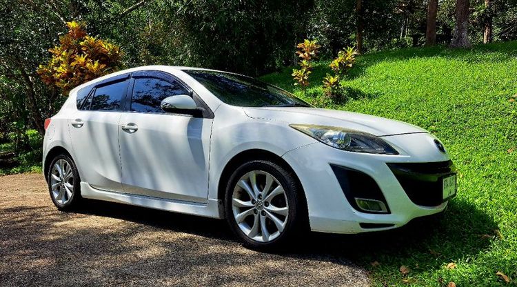 รถ Mazda Mazda3 2.0 Maxx Sports สี ขาว