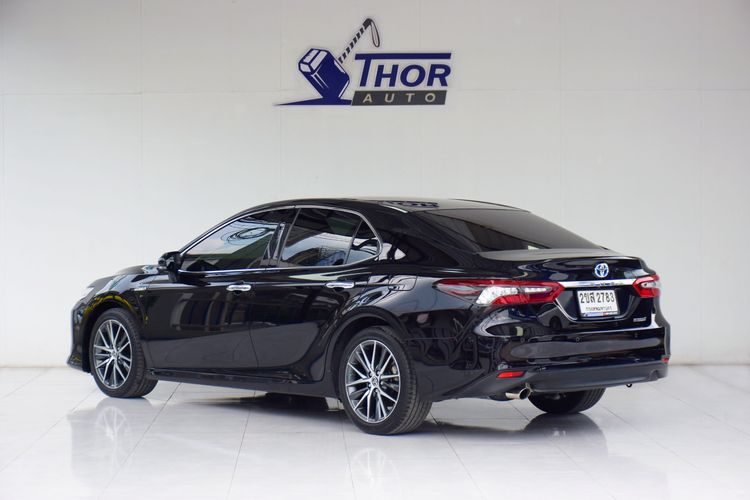 Toyota Camry 2022 2.5 Hybrid Premium Luxury Sedan ไฮบริด เกียร์อัตโนมัติ ดำ รูปที่ 3