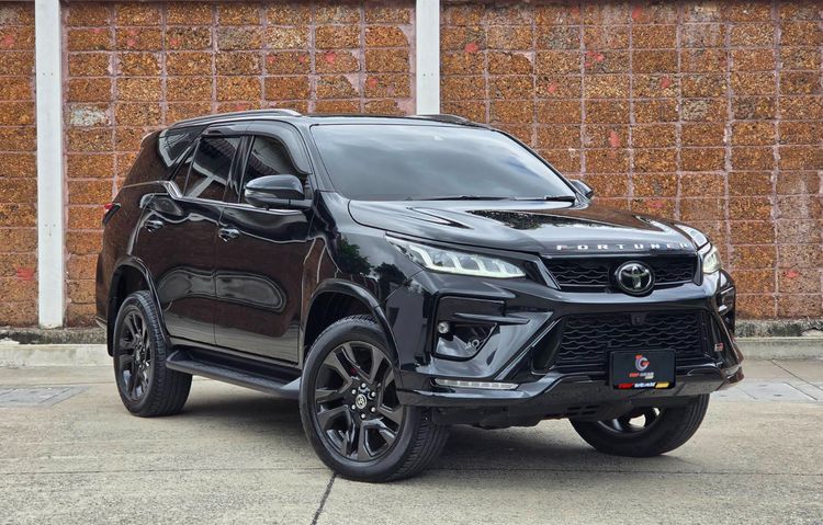 Toyota Fortuner 2023 2.8 GR Sport Sport Black Top 4WD Utility-car ดีเซล ไม่ติดแก๊ส เกียร์อัตโนมัติ ดำ