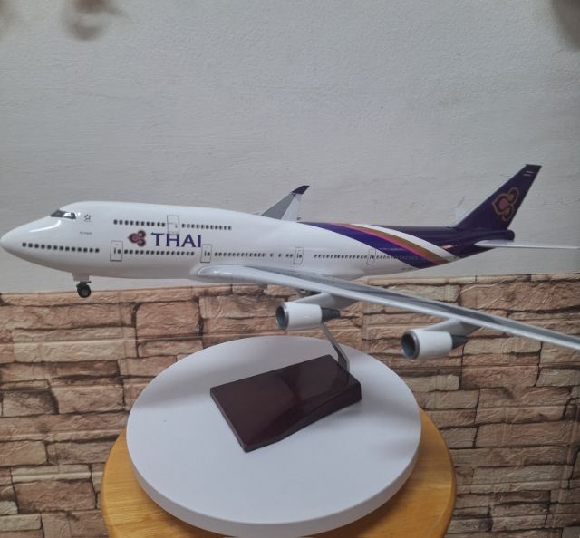 โมเดลเครื่องบินโบอิ้ง 747 ขนาด ใหญ่ 1:160 รูปที่ 4