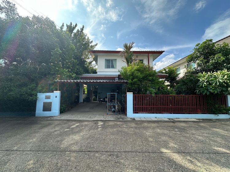 Land and Houses มีบางส่วน สร้างเสร็จก่อน 2010 ขายบ้านเดี่ยว พฤกษ์ลดา ติวานนท์-ราชพฤกษ์ (ถ.345)  หน้าไม่ชนใคร