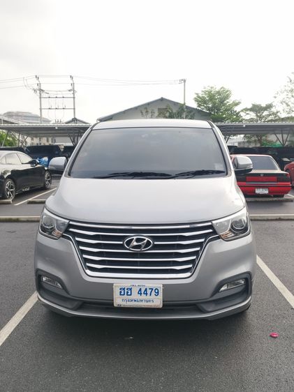 Hyundai H-1  2019 2.5 Elite Van ดีเซล ไม่ติดแก๊ส เกียร์อัตโนมัติ เทา