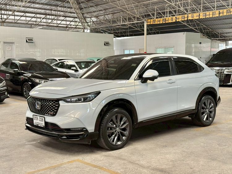 รถ Honda HR-V 1.5 e:HEV RS สี ขาว