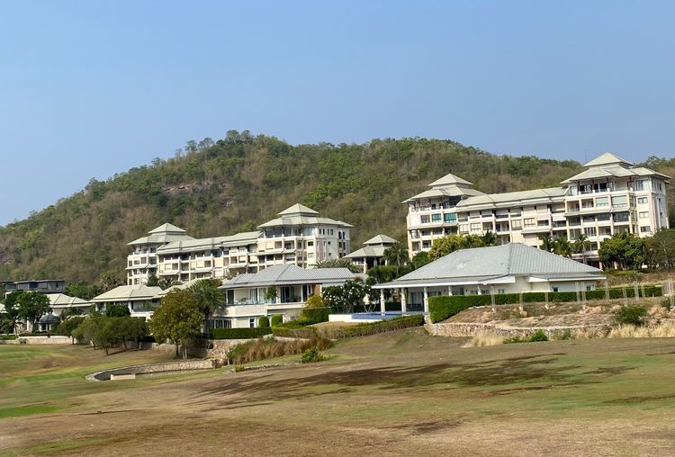อื่นๆ ไม่อนุญาต ตกแต่งครบ สร้างเสร็จก่อน 2010 คอนโด Black Mountain Golf Course