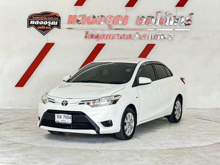 รถ Toyota Vios 1.5 J สี ขาว