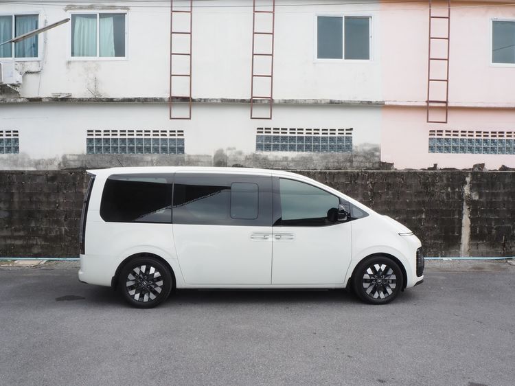 Hyundai Staria 2023 2.2 Premium with sunroof Van ดีเซล ไม่ติดแก๊ส เกียร์อัตโนมัติ ขาว รูปที่ 4