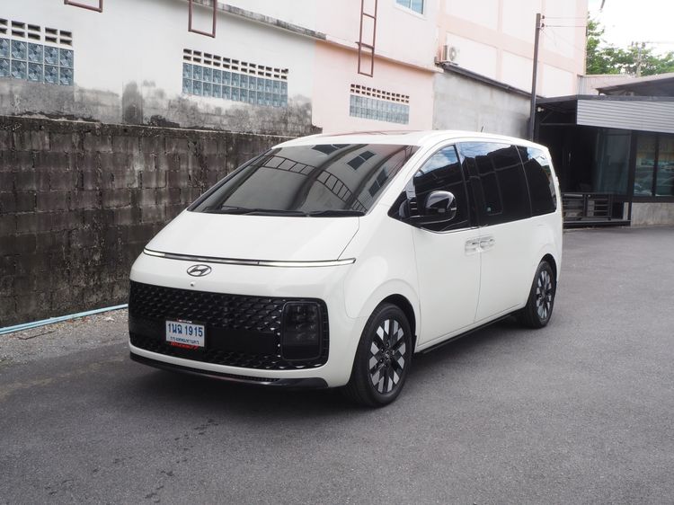 Hyundai Staria 2023 2.2 Premium with sunroof Van ดีเซล ไม่ติดแก๊ส เกียร์อัตโนมัติ ขาว รูปที่ 2