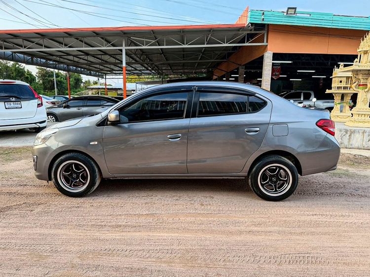 Mitsubishi Attrage 2017 1.2 GLX Sedan เบนซิน ไม่ติดแก๊ส เกียร์อัตโนมัติ เทา รูปที่ 4