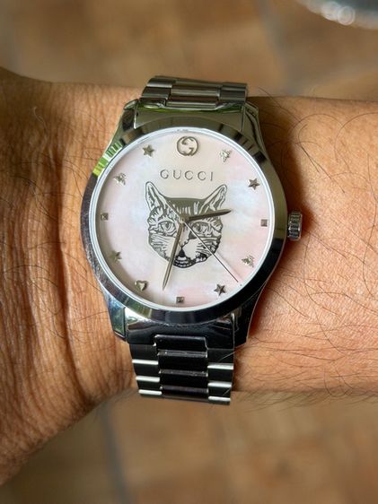 GUCCI G Timeless 38 mm Silver Cat Mother of Pearl Swiss Quartz Steel Men’s Watch YA1264166 Pink Dial  รูปที่ 18