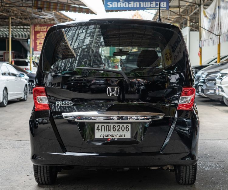 Honda Freed 2015 1.5 E Utility-car เบนซิน ไม่ติดแก๊ส เกียร์อัตโนมัติ ดำ รูปที่ 4