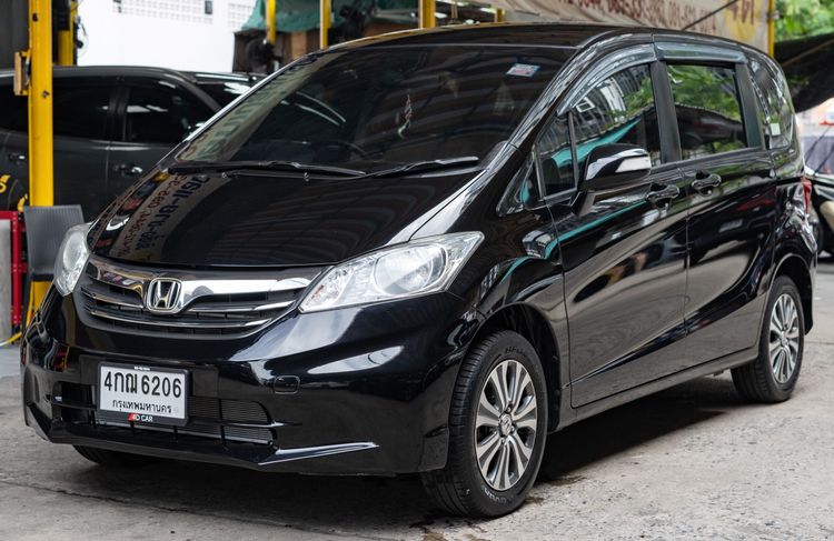 Honda Freed 2015 1.5 E Utility-car เบนซิน ไม่ติดแก๊ส เกียร์อัตโนมัติ ดำ รูปที่ 2