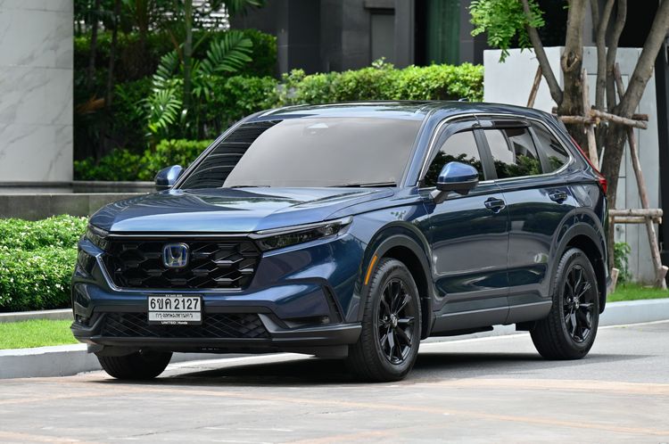 40,000 km Honda CR-V eHEV ES 5 ที่นั่ง Gen 6 หลังคากระจก Panoramic รถบ้านมือเดียวสภาพดีเยี่ยม