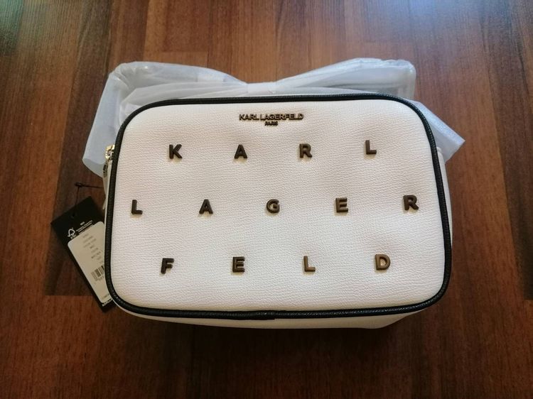 กระเป๋าKarl Lagerfeld Paris MAYBELLE CAMERA CROSSBODY 