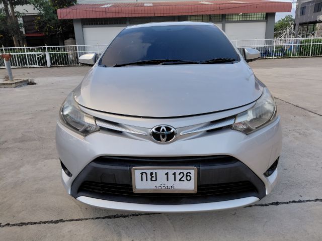 รถ Toyota Vios 1.5 E สี บรอนซ์เงิน