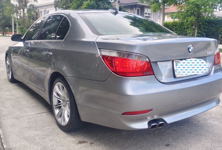 BMW Series 5 2005 525i Sedan เบนซิน ไม่ติดแก๊ส เกียร์อัตโนมัติ บรอนซ์เงิน รูปที่ 2