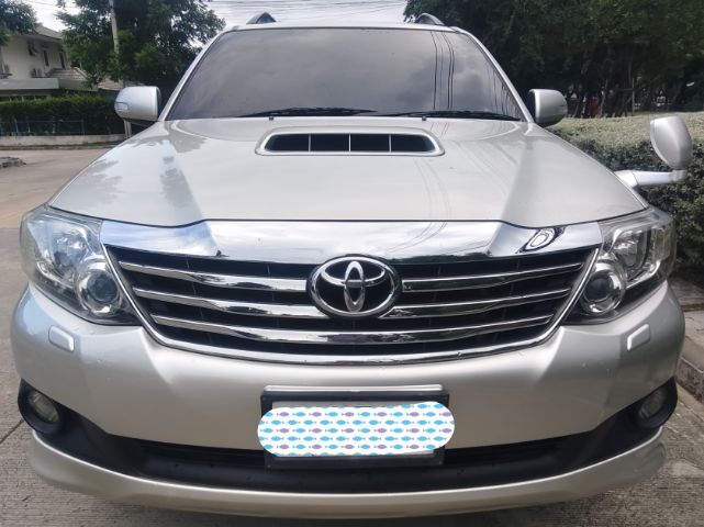 Toyota Fortuner 2014 3.0 V 4WD Champ Midnight Shine Van ดีเซล ไม่ติดแก๊ส เกียร์อัตโนมัติ บรอนซ์ทอง