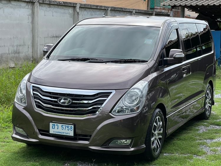 Hyundai H-1 2016 2.5 Elite Van ดีเซล ไม่ติดแก๊ส เกียร์อัตโนมัติ น้ำตาล รูปที่ 2