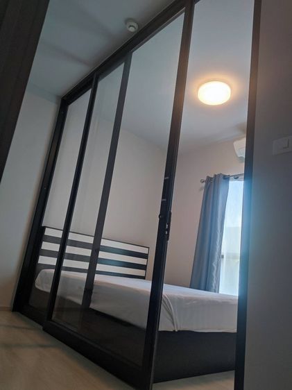 Ananda Development ไม่อนุญาต ตกแต่งครบ 2018 ยูนิโอ เสรีไทย ค่าเช่า 5,900 บาทรวมค่าส่วนกลาง มีตู้เย็น โต๊ะแป้ง เตียง ตู้เสื้อผ้า แอร์ ห้องครัว นำอุ่น ทีวี รูปที่ 2