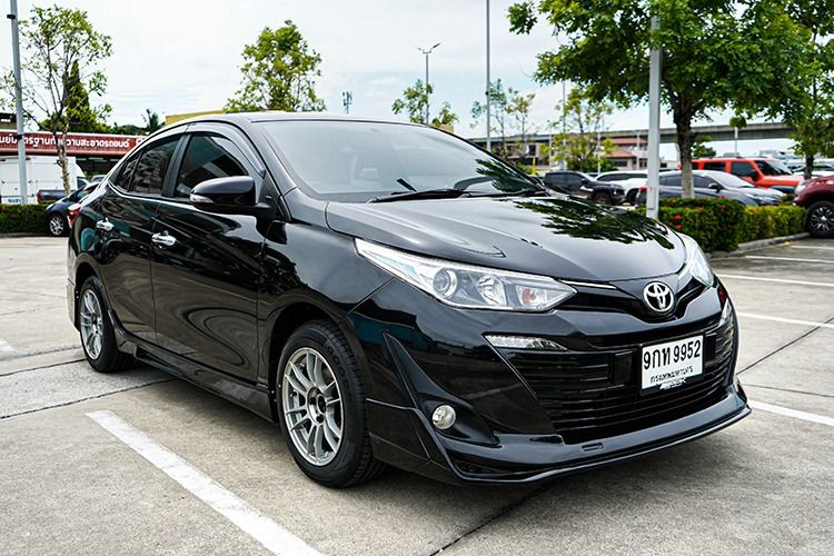Toyota Yaris ATIV 2020 1.2 G Sedan เบนซิน ไม่ติดแก๊ส เกียร์อัตโนมัติ ดำ รูปที่ 3