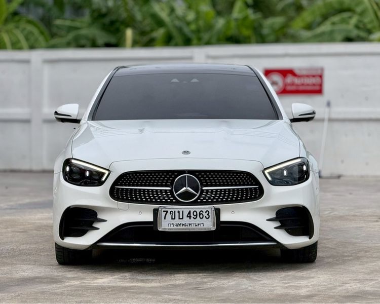 Mercedes-Benz E-Class 2021 E300e Sedan ปลั๊กอินไฮบริด (PHEV) ไม่ติดแก๊ส เกียร์อัตโนมัติ ขาว รูปที่ 2