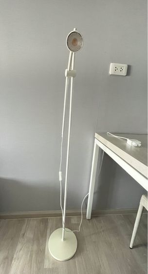 ของตกแต่งบ้านอื่นๆ โคมไฟตั้งพื้น IKEA