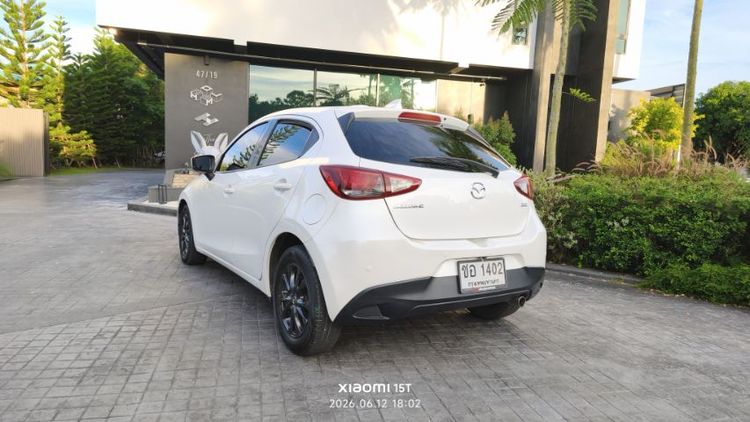 Mazda Mazda 2 2017 1.3 High Connect Sedan เบนซิน ไม่ติดแก๊ส เกียร์อัตโนมัติ ขาว รูปที่ 4