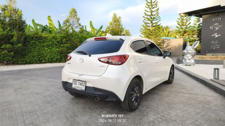 Mazda Mazda 2 2017 1.3 High Connect Sedan เบนซิน ไม่ติดแก๊ส เกียร์อัตโนมัติ ขาว รูปที่ 3