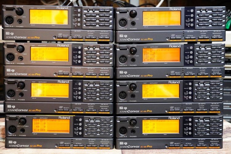 ที่ร้านโทไคมิวสิค Roland SC-88Pro งานคาราโอเกะ อยากได้คุณภาพเสียงที่ดีที่สุด ให้ใช้โรแรนด์ รุ่น 88Pro เป็นรุ่นที่เสียงดีที่สุด ตัวจบของทุกร้
