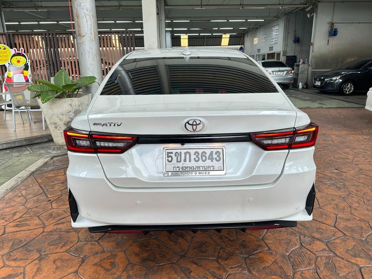 Toyota Yaris ATIV 2024 1.2 Premium Sedan เบนซิน ไม่ติดแก๊ส เกียร์อัตโนมัติ ขาว รูปที่ 4