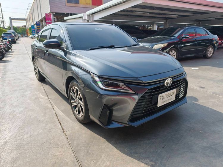 Toyota Yaris ATIV 2023 1.2 Premium Luxury Sedan เบนซิน ไม่ติดแก๊ส เกียร์อัตโนมัติ เทา