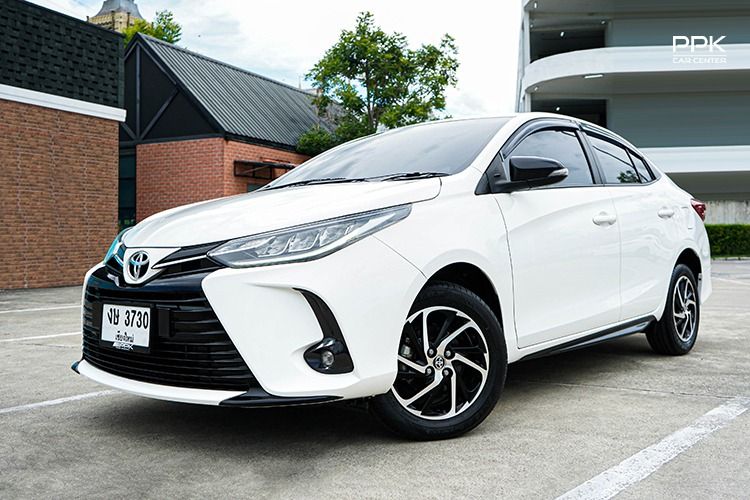 Toyota Yaris ATIV 2021 1.2 Sport Sedan เบนซิน ไม่ติดแก๊ส เกียร์อัตโนมัติ ขาว