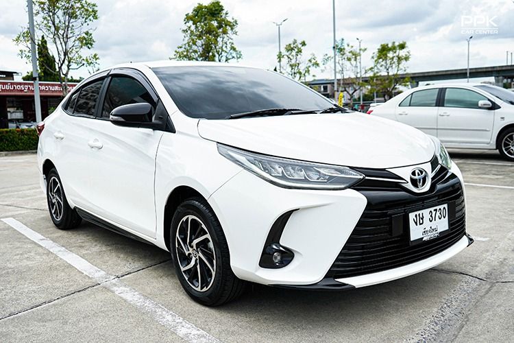Toyota Yaris ATIV 2021 1.2 Sport Sedan เบนซิน ไม่ติดแก๊ส เกียร์อัตโนมัติ ขาว รูปที่ 3
