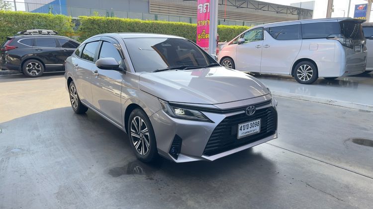 Toyota Yaris ATIV 2023 1.2 Smart Sedan เบนซิน ไม่ติดแก๊ส เกียร์อัตโนมัติ เทา รูปที่ 2