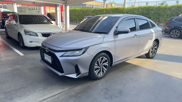 Toyota Yaris ATIV 2023 1.2 Smart Sedan เบนซิน ไม่ติดแก๊ส เกียร์อัตโนมัติ เทา รูปที่ 3