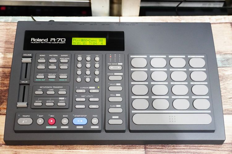 ตัวละ12000 Roland R-70 ลงจังหวะไทย100เบอร์ คู่มือไทย อะแด๊ปเตอร์ครบ