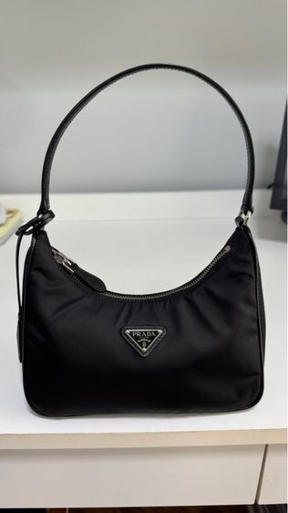 Prada Re-edition 2005 Hobo รูปที่ 8
