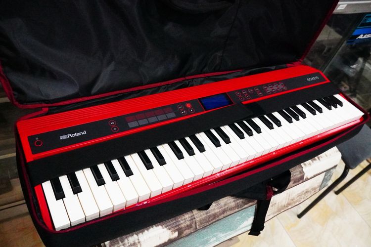 เหมือนใหม่ Roland GO KEYS 61 Bluetooth พร้อมกระเป๋าRolandแท้ ซัสแทนRoland DP-2 อะแด๊ปเตอร์แท้