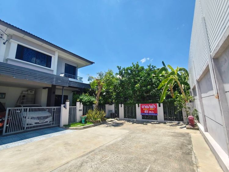Ananda Development มีบางส่วน 2017 บ้านแฝดหลังมุม สำหรับคนชอบความเป็นส่วนตัว ใกล้สนามบินสุวรรณภูมิ