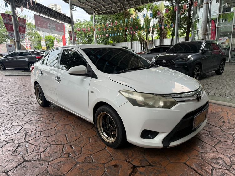 Toyota Vios 2013 1.5 E Sedan เบนซิน LPG เกียร์อัตโนมัติ ขาว