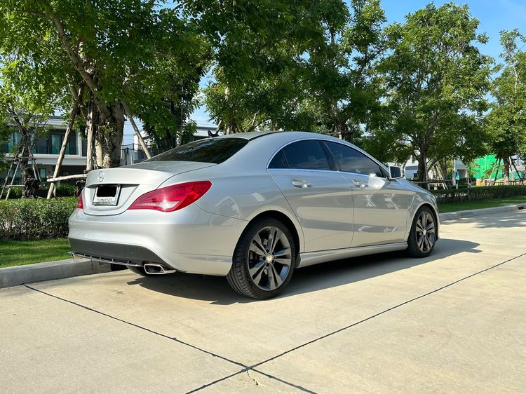 Mercedes-Benz CLA-Class 2016 CLA200 Sedan เบนซิน เกียร์อัตโนมัติ บรอนซ์เงิน รูปที่ 3