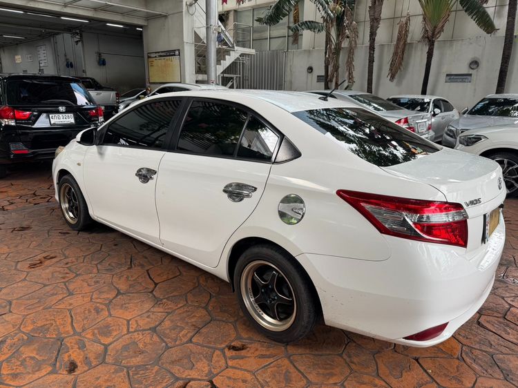 Toyota Vios 2013 1.5 E Sedan เบนซิน ไม่ติดแก๊ส เกียร์อัตโนมัติ ขาว รูปที่ 4
