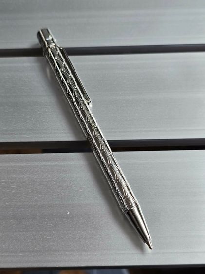 ปากกา Cartier ด้านแกะลายโลโก้ Cartier ด้ามเงิน ระบบหมุน รูปที่ 6