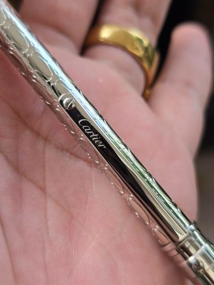 ปากกา Cartier ด้านแกะลายโลโก้ Cartier ด้ามเงิน ระบบหมุน รูปที่ 2