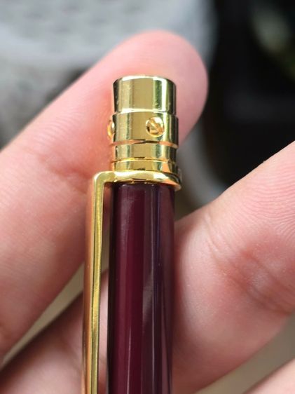 ปากกา Cartier ด้านแกะลายโลโก้ Cartier ด้ามแดง รูปที่ 5