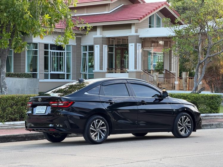Toyota Yaris ATIV 2023 1.2 Sport Premium Sedan เบนซิน ไม่ติดแก๊ส เกียร์อัตโนมัติ ดำ รูปที่ 4