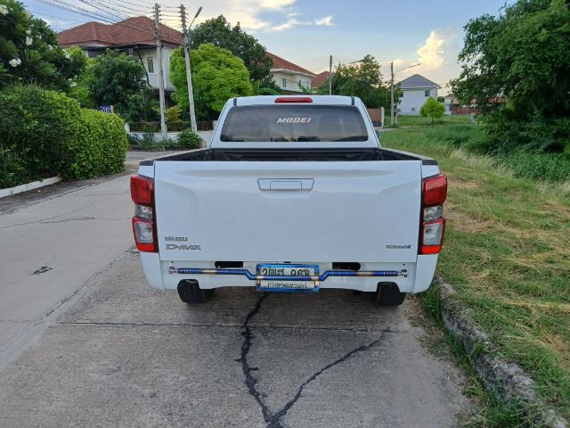 Isuzu D-MAX 2020 1.9 S Pickup ดีเซล ไม่ติดแก๊ส เกียร์ธรรมดา ขาว รูปที่ 3