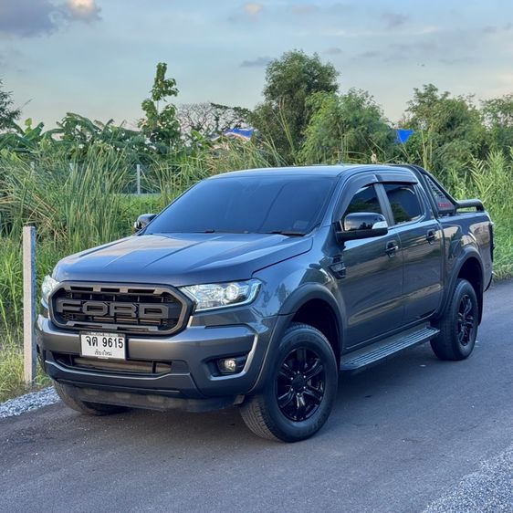 รถ Ford Ranger 2.2 Hi-Rider XLT สี ดำ