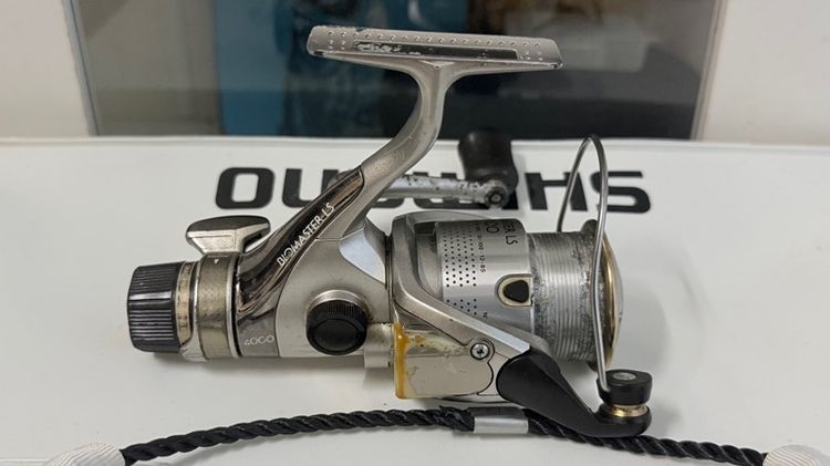 รอกตกปลา Shimano Biomaster 4000
