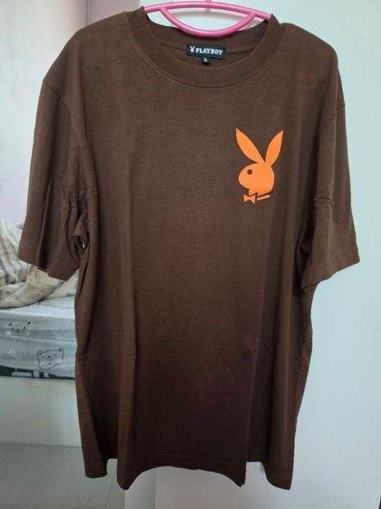แขนสั้น เสื้อทีเชิ้ต Playboy เสื้อยืดคอกลม Play boy สีน้ำตาล 