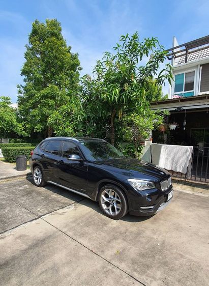 BMW X1 2016 2.0 sDrive18i xLine Utility-car เบนซิน เกียร์อัตโนมัติ ดำ รูปที่ 2